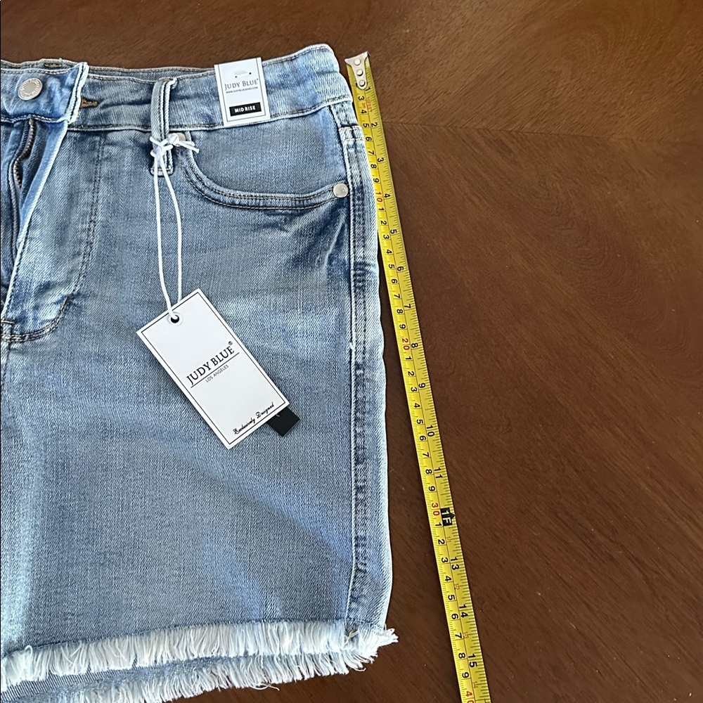NWT Judy Blue in your dreams Tummy Control Light Blue Frayed Jean Shorts - Picture 4 of 5